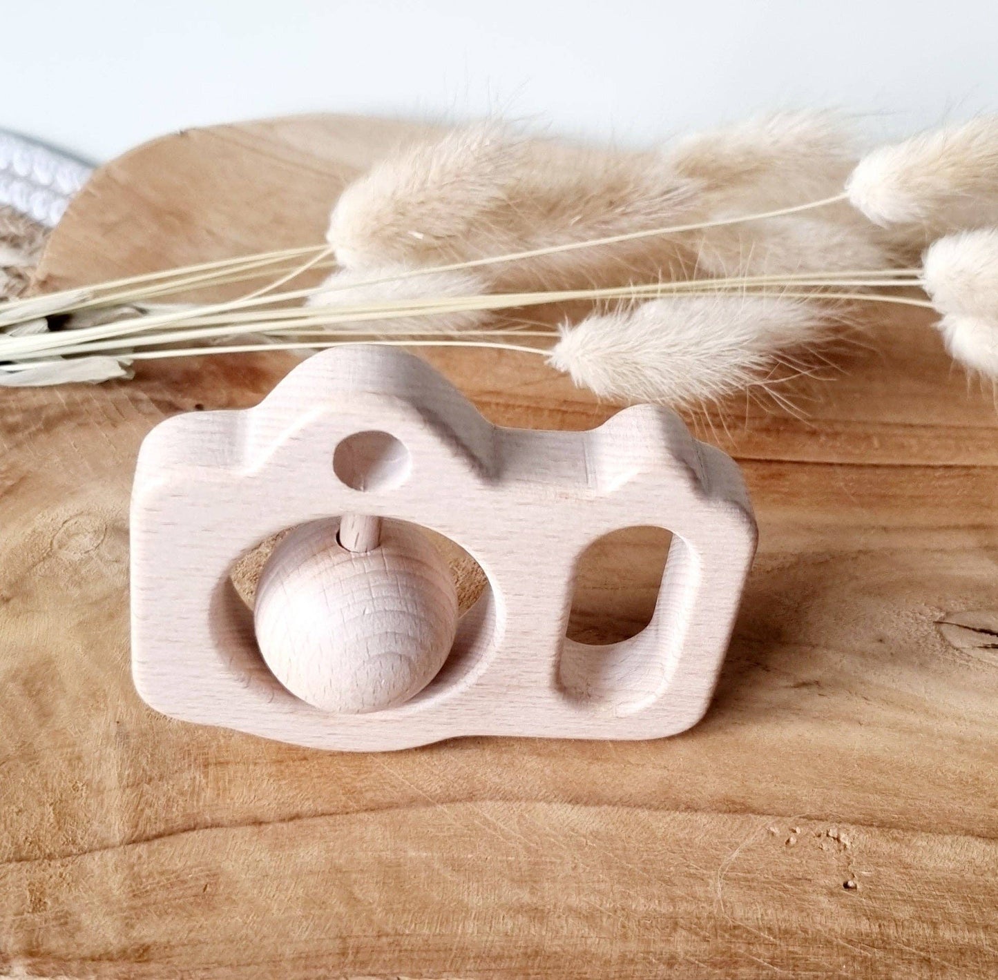 Wooden rattle Camera