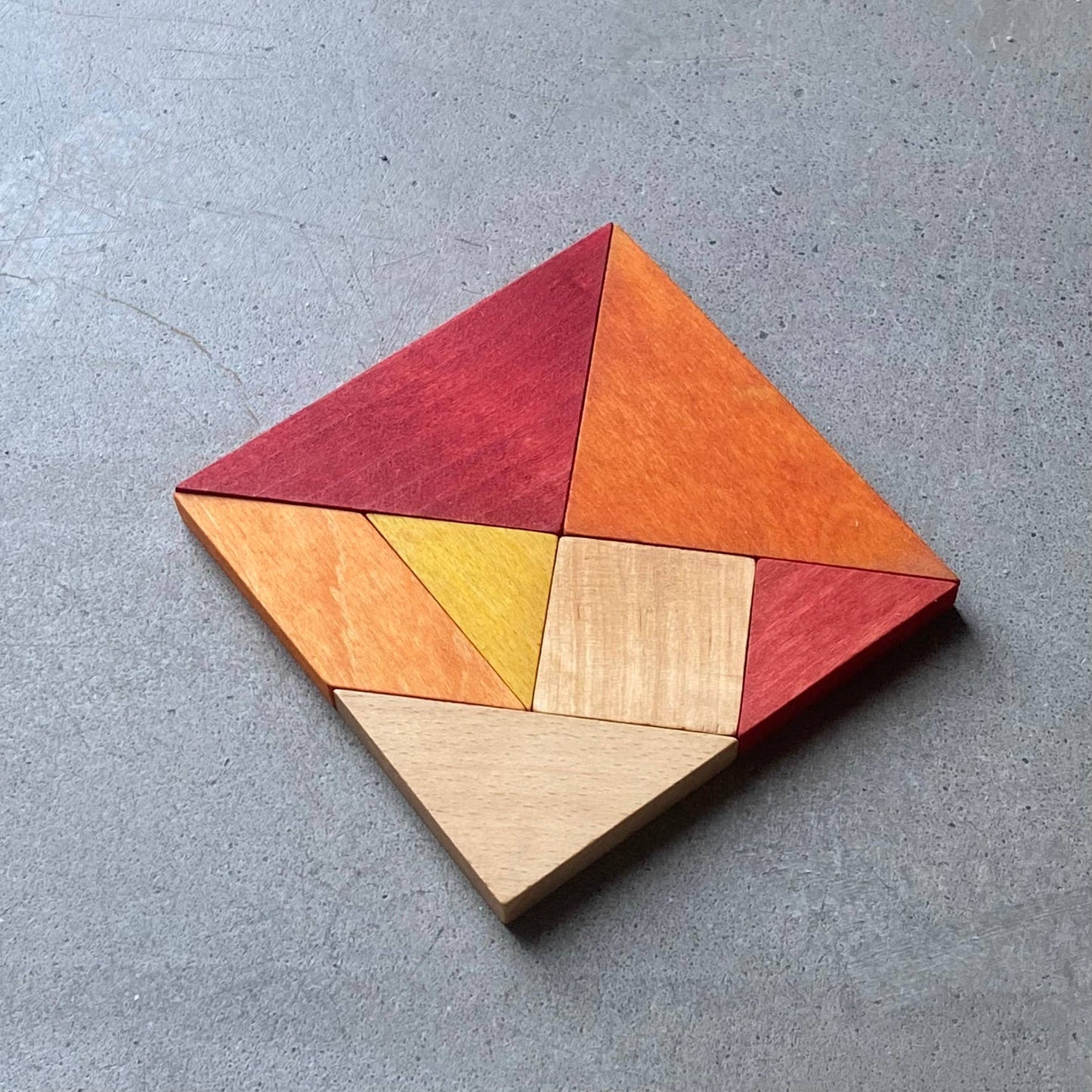 Tangram - family game: Warm