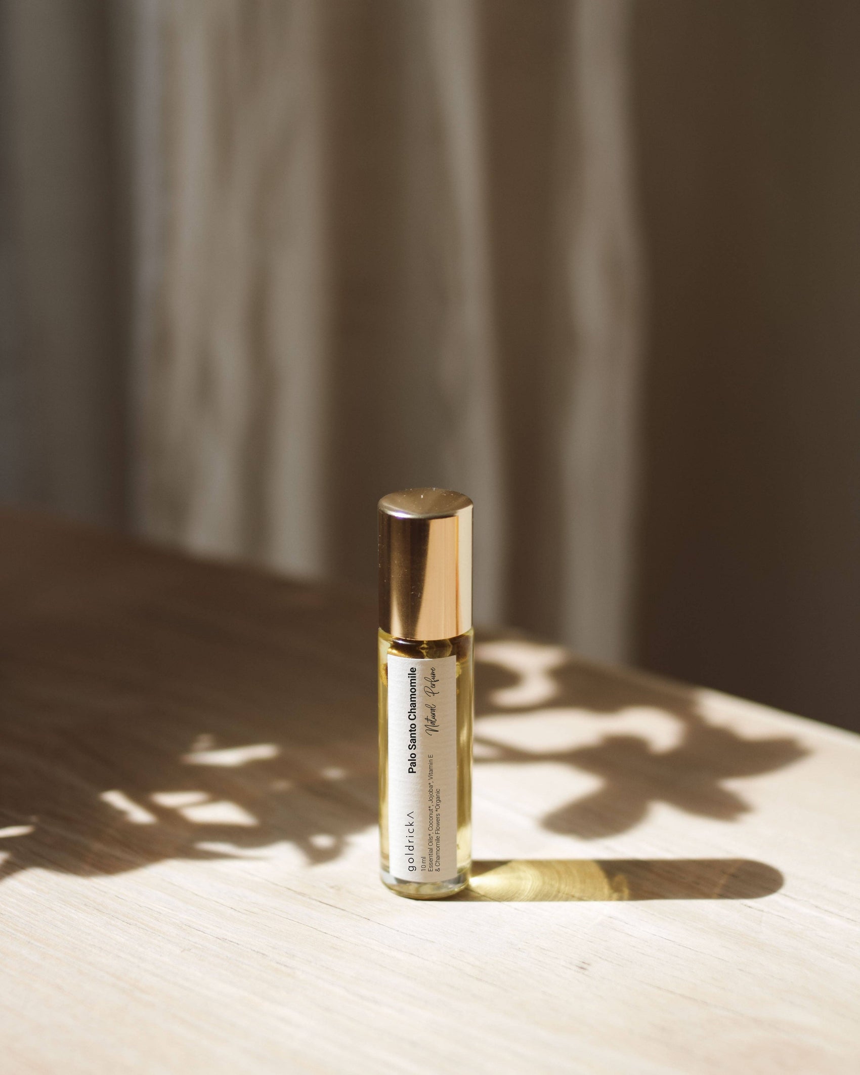 Natural Perfume Roller: Palo Santo & Chamomile Flowers
