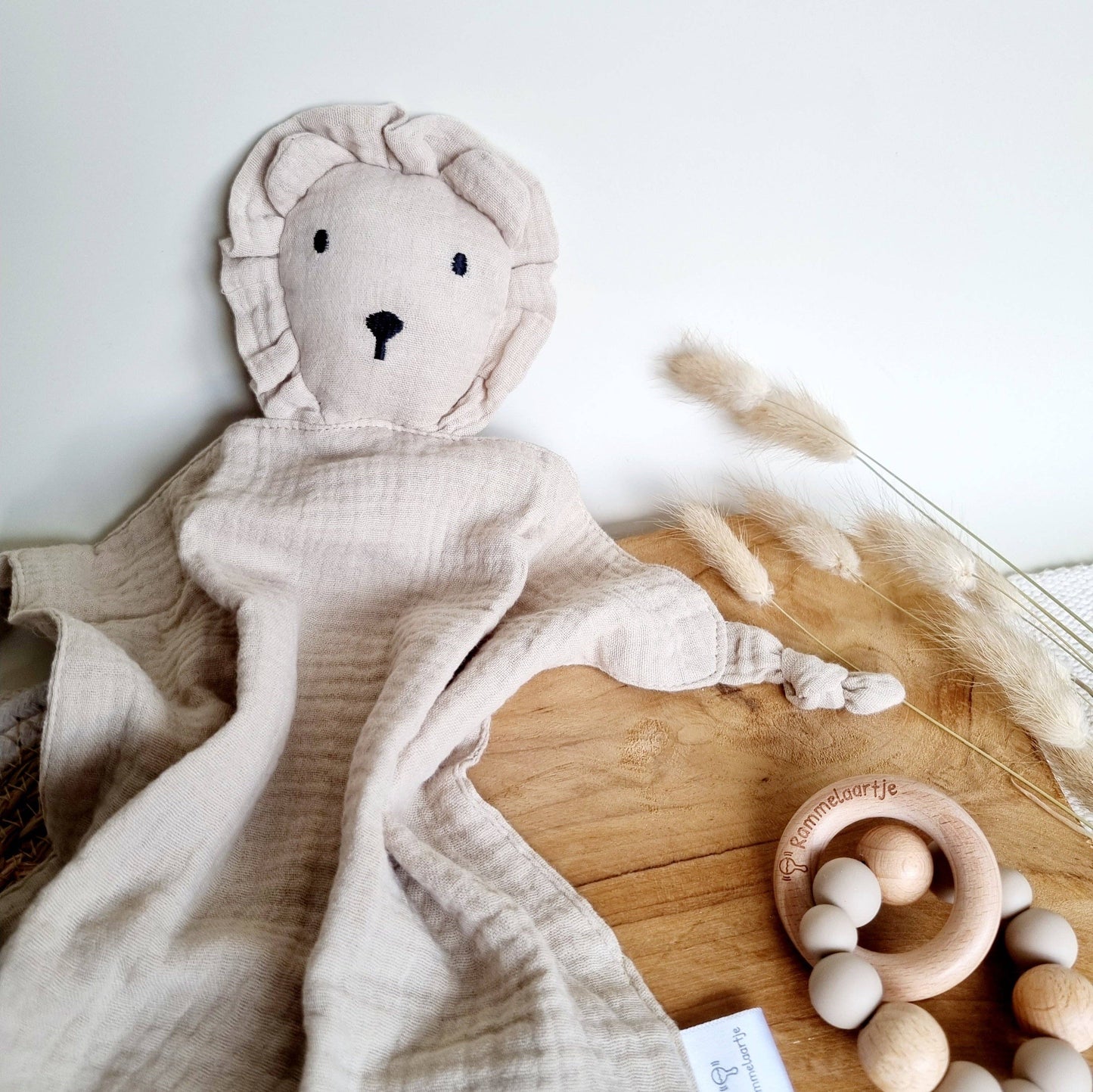 Hydrophilic lion toy - Beige