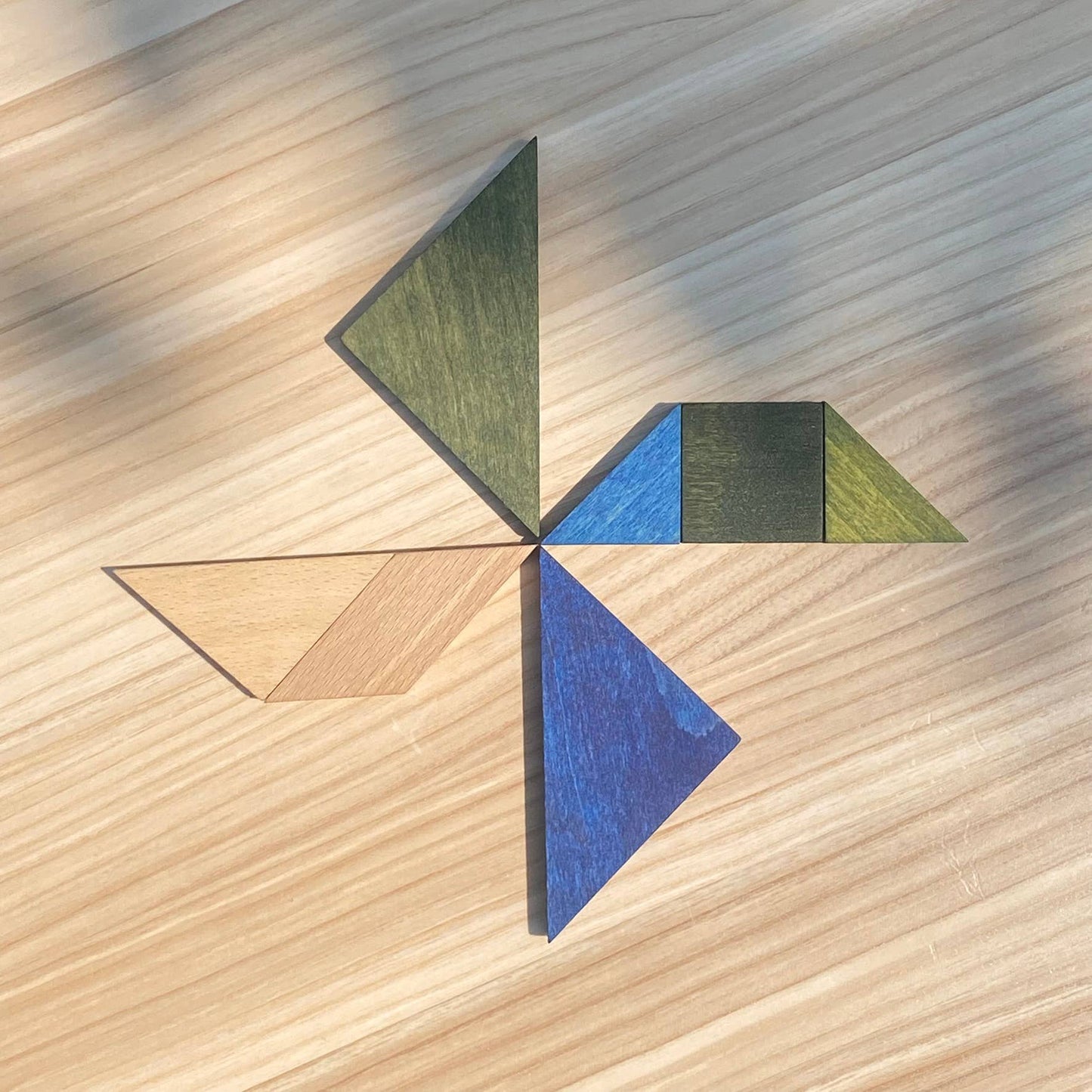 Tangram - family game: Cold