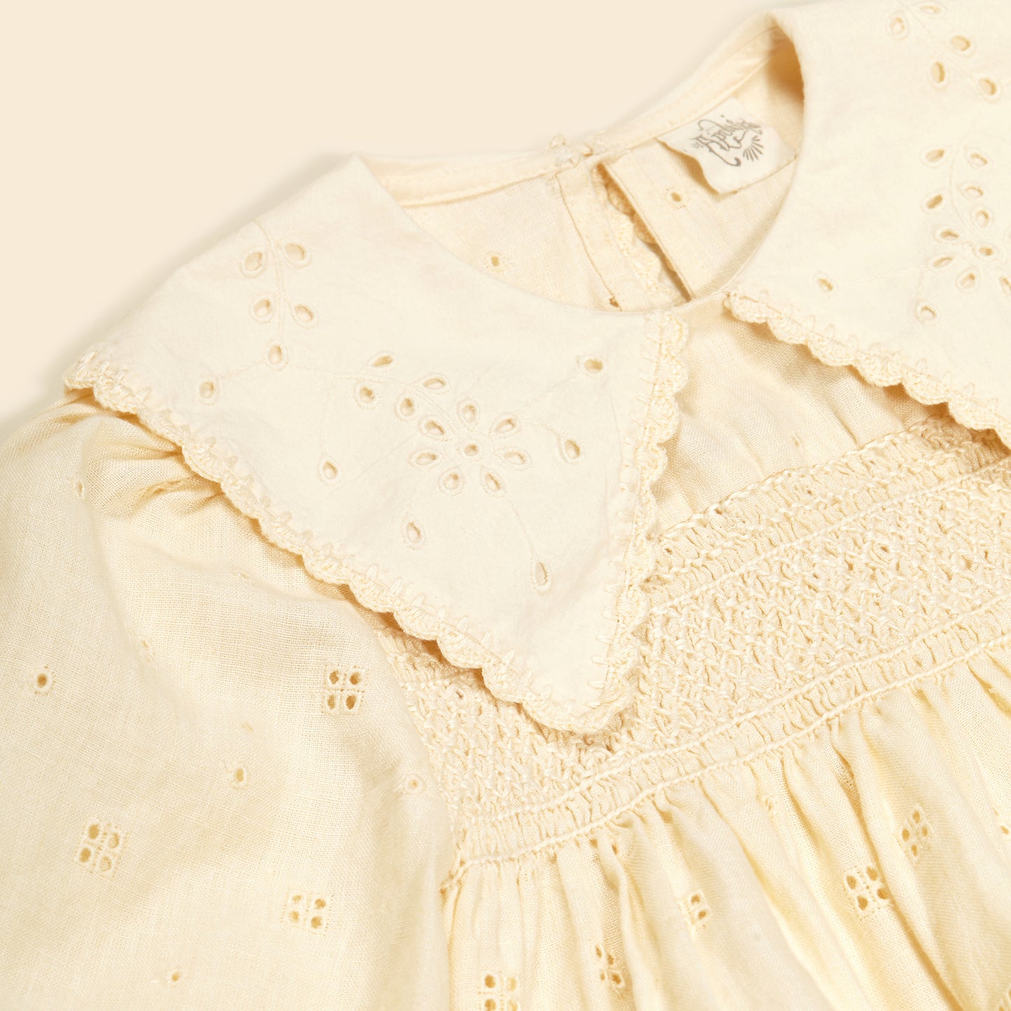 Cornelia Blouse, Broderie