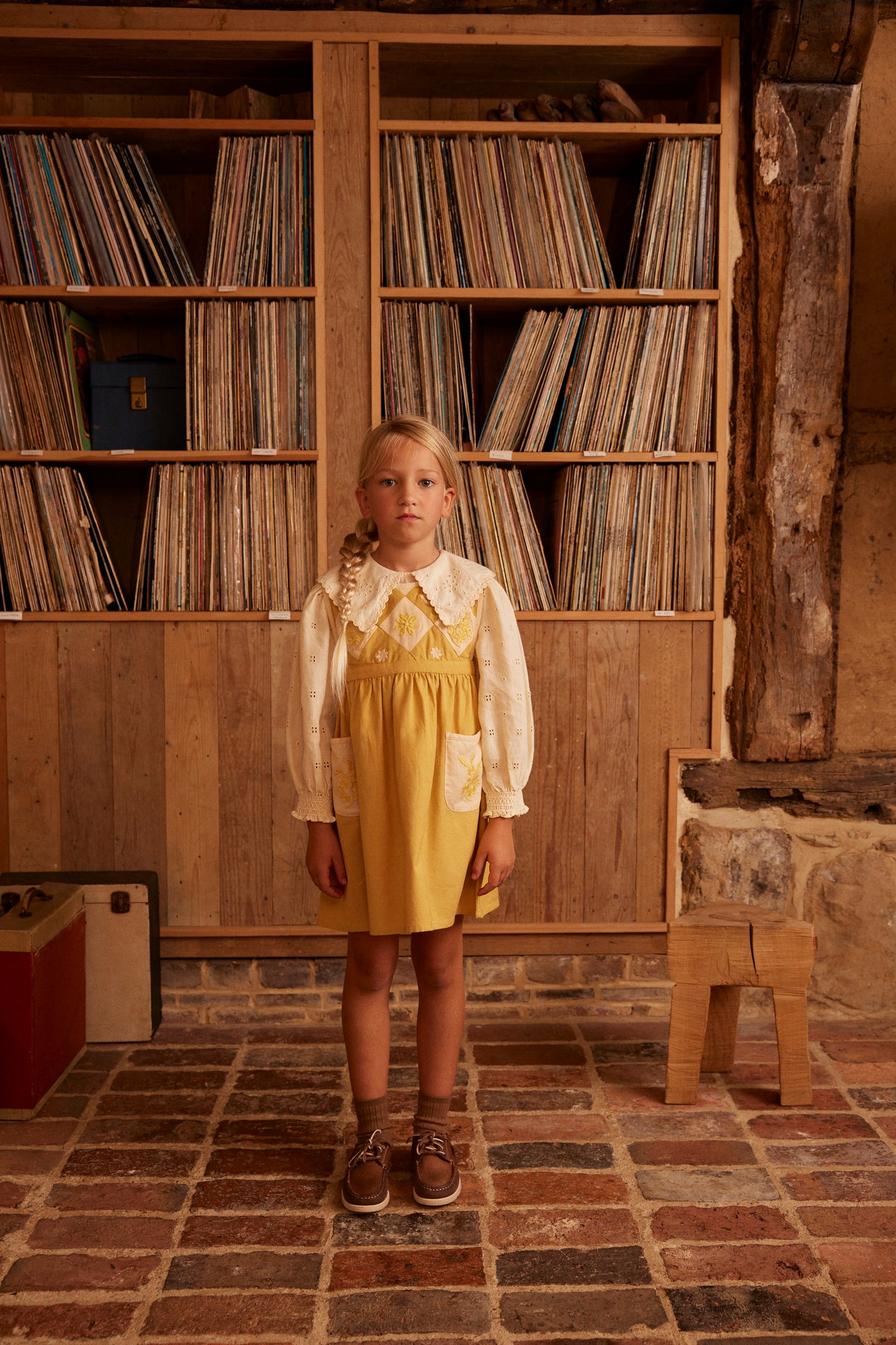 Cornelia Blouse, Broderie
