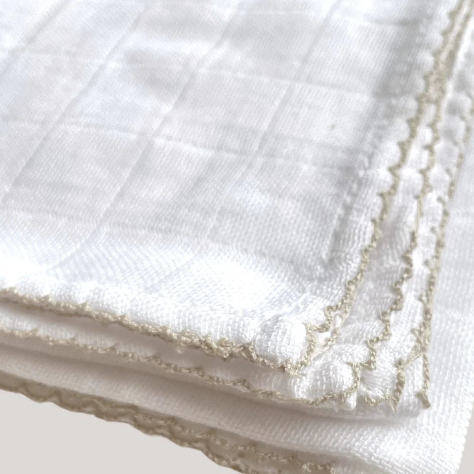 Bobbi Balloon, Muslin With Crochet Piping, Oatmeal