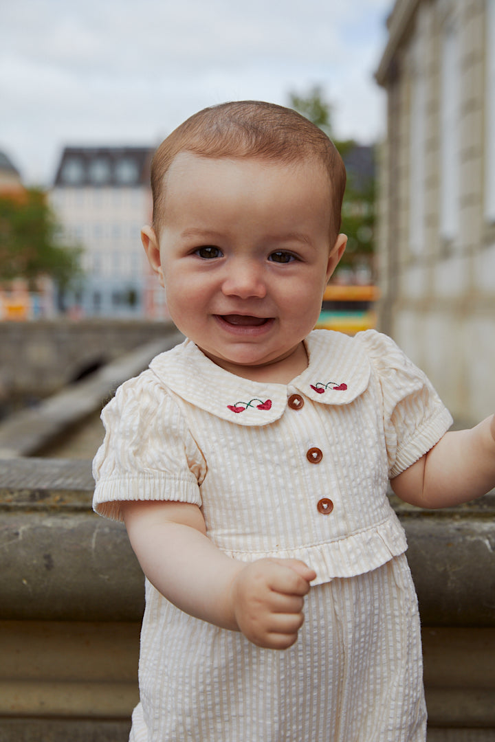 Copenhagen Colors, Seersucker Romper w Embroidery