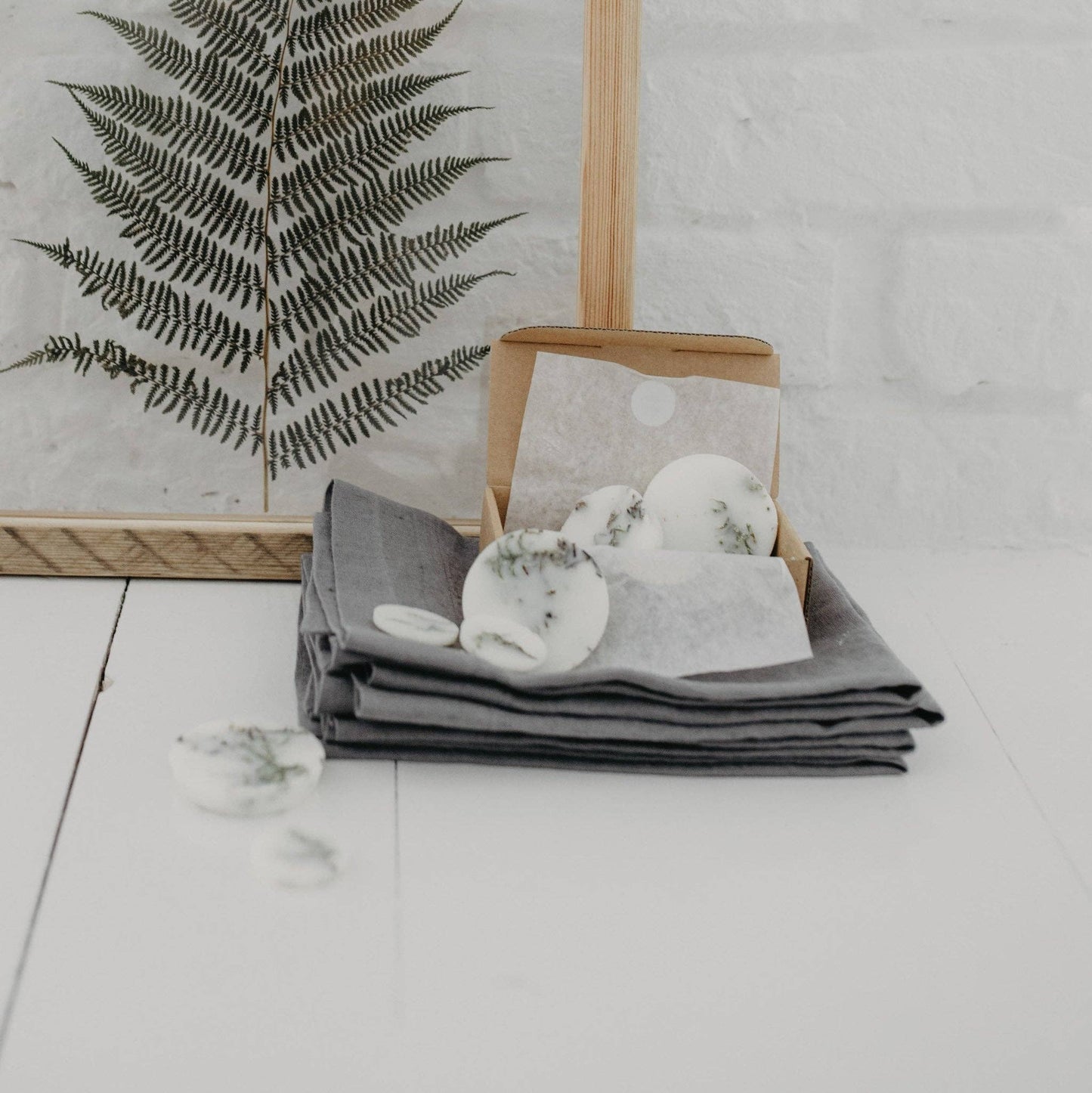 Moss Scented Wax Rounds