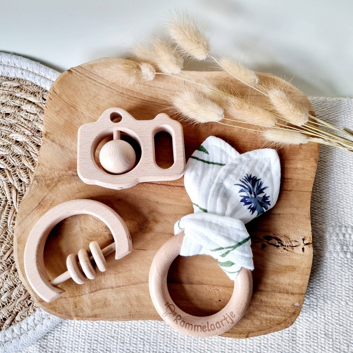 Wooden rattle Camera