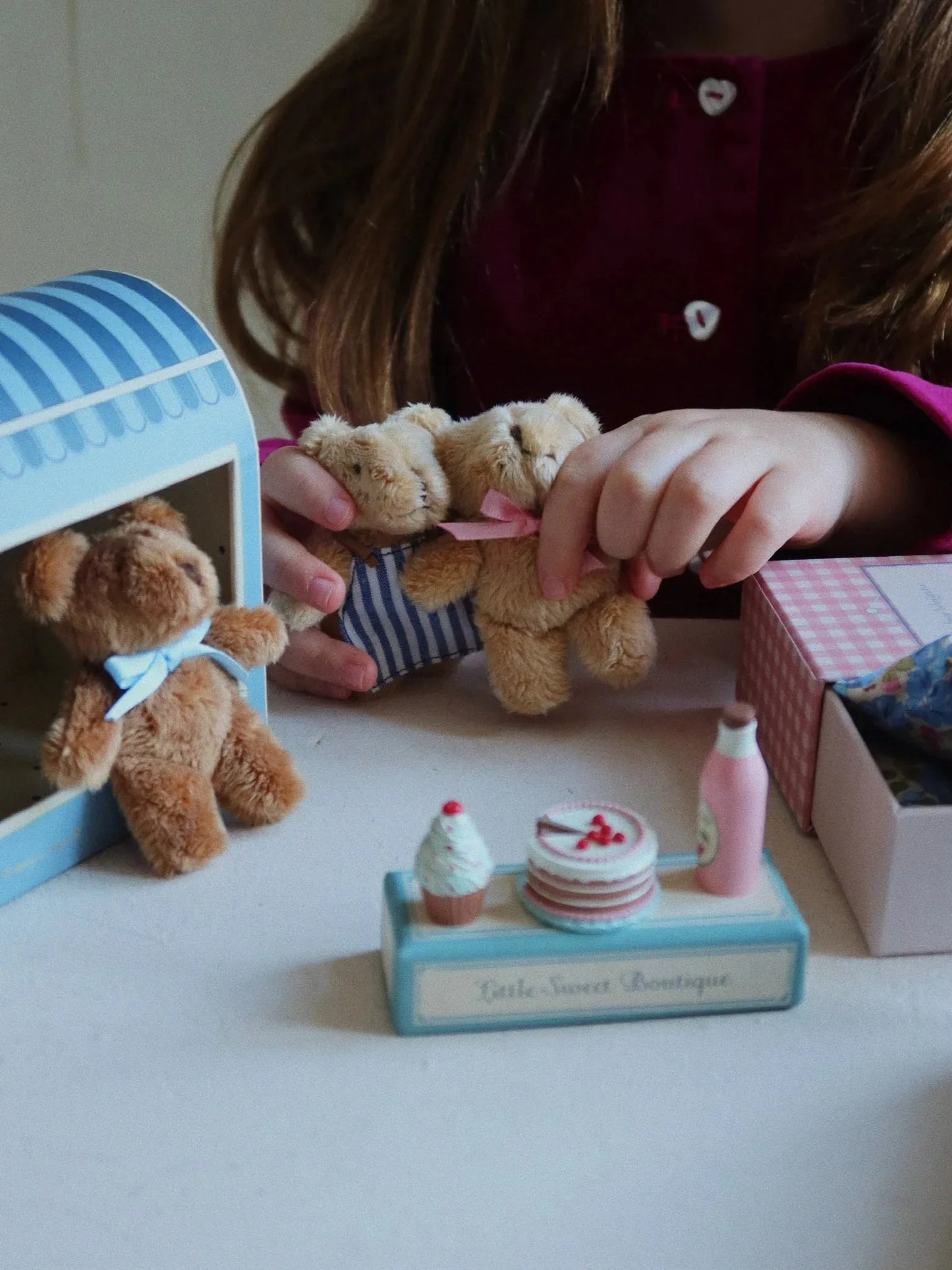 Milo Tiny Teddy – Miniature Teddy Bear in Box Bed