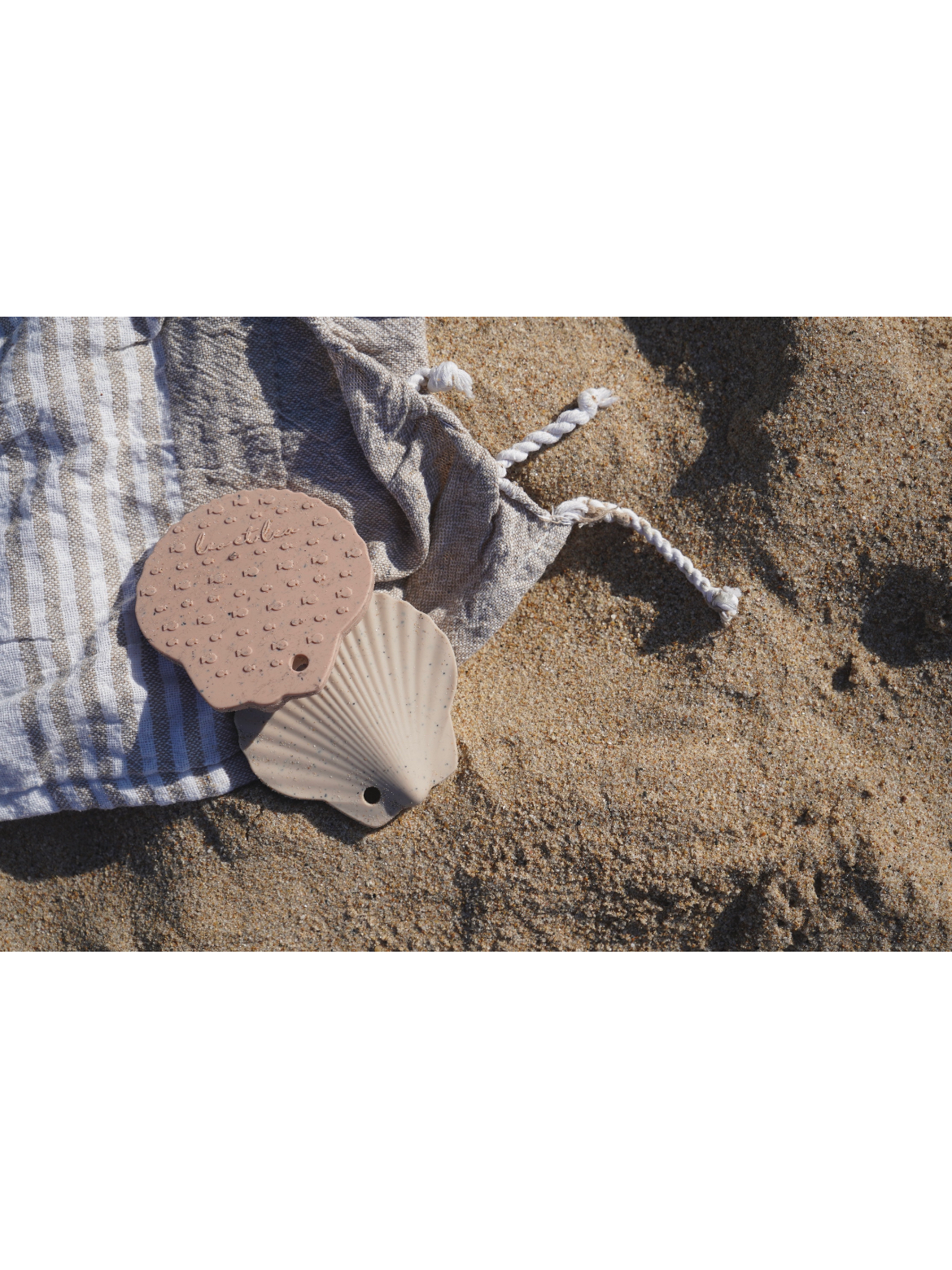 Shell Teether Montessori, Earth