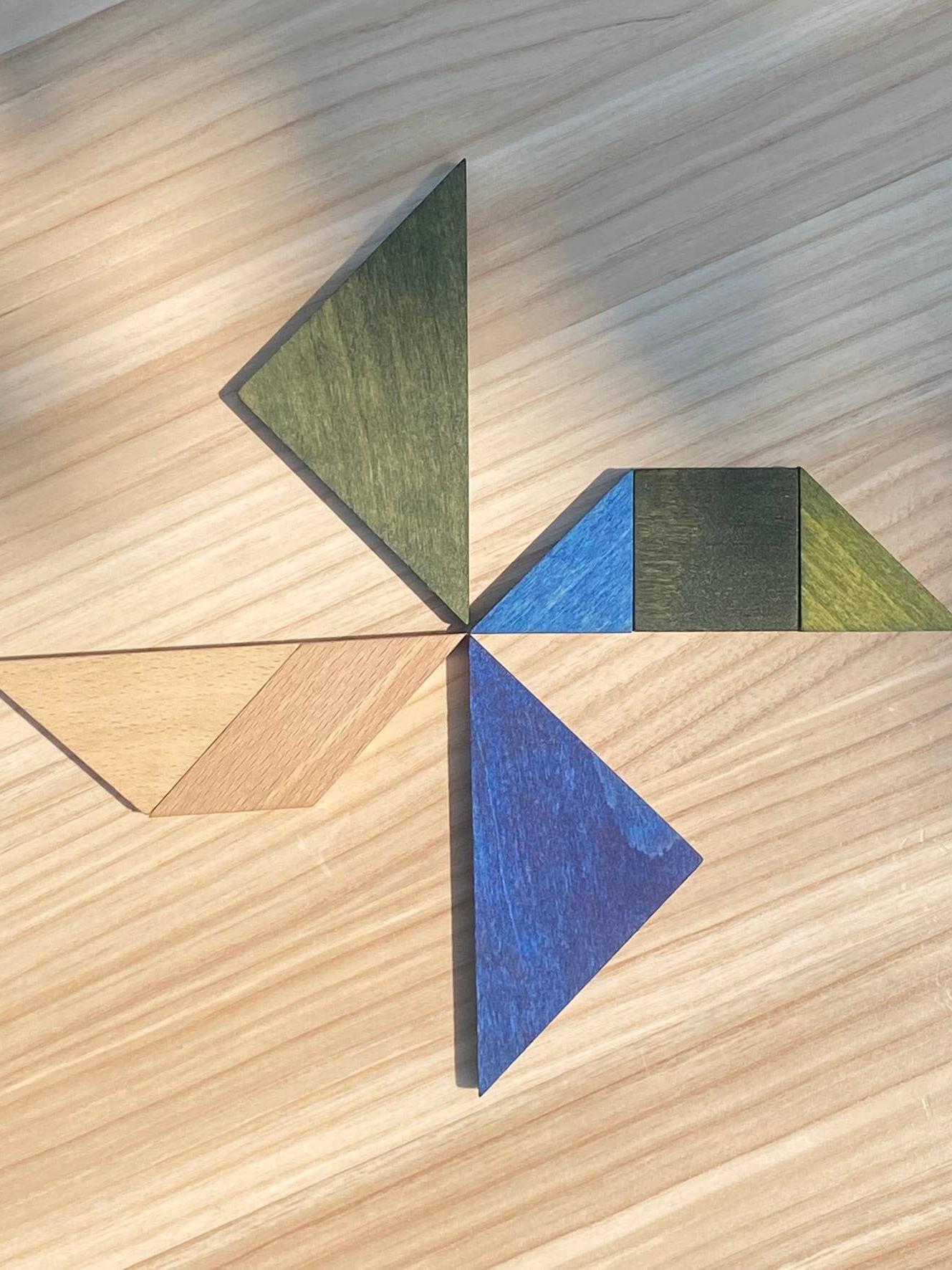 Tangram - family gameWarm