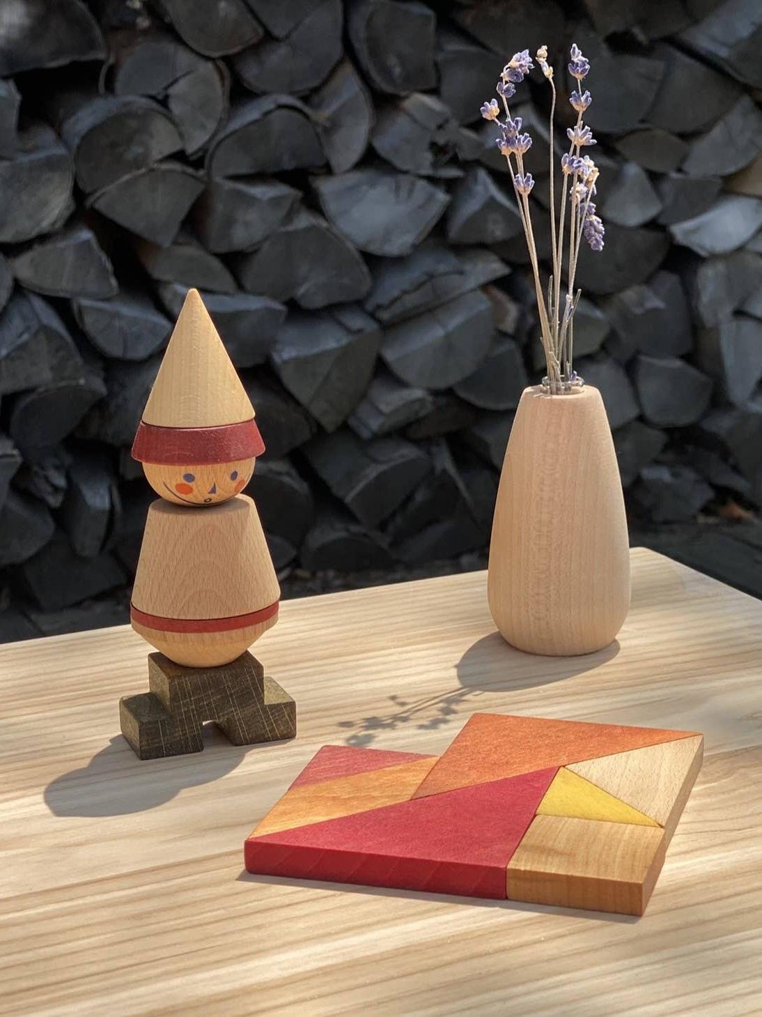 Tangram - family gameWarm