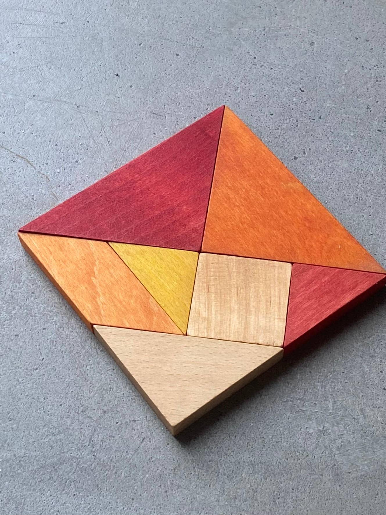 Tangram - family gameWarm