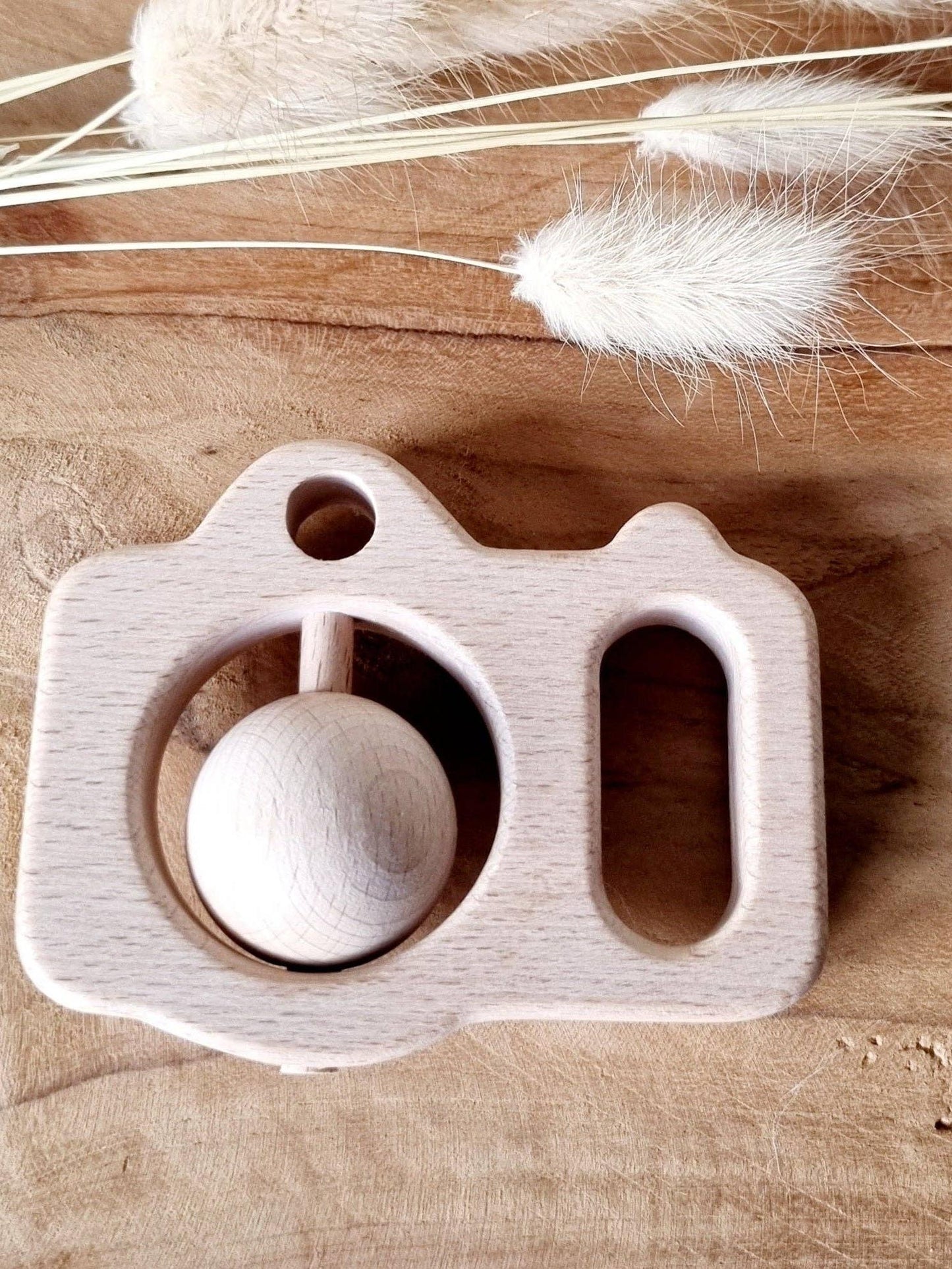 Wooden rattle Camera