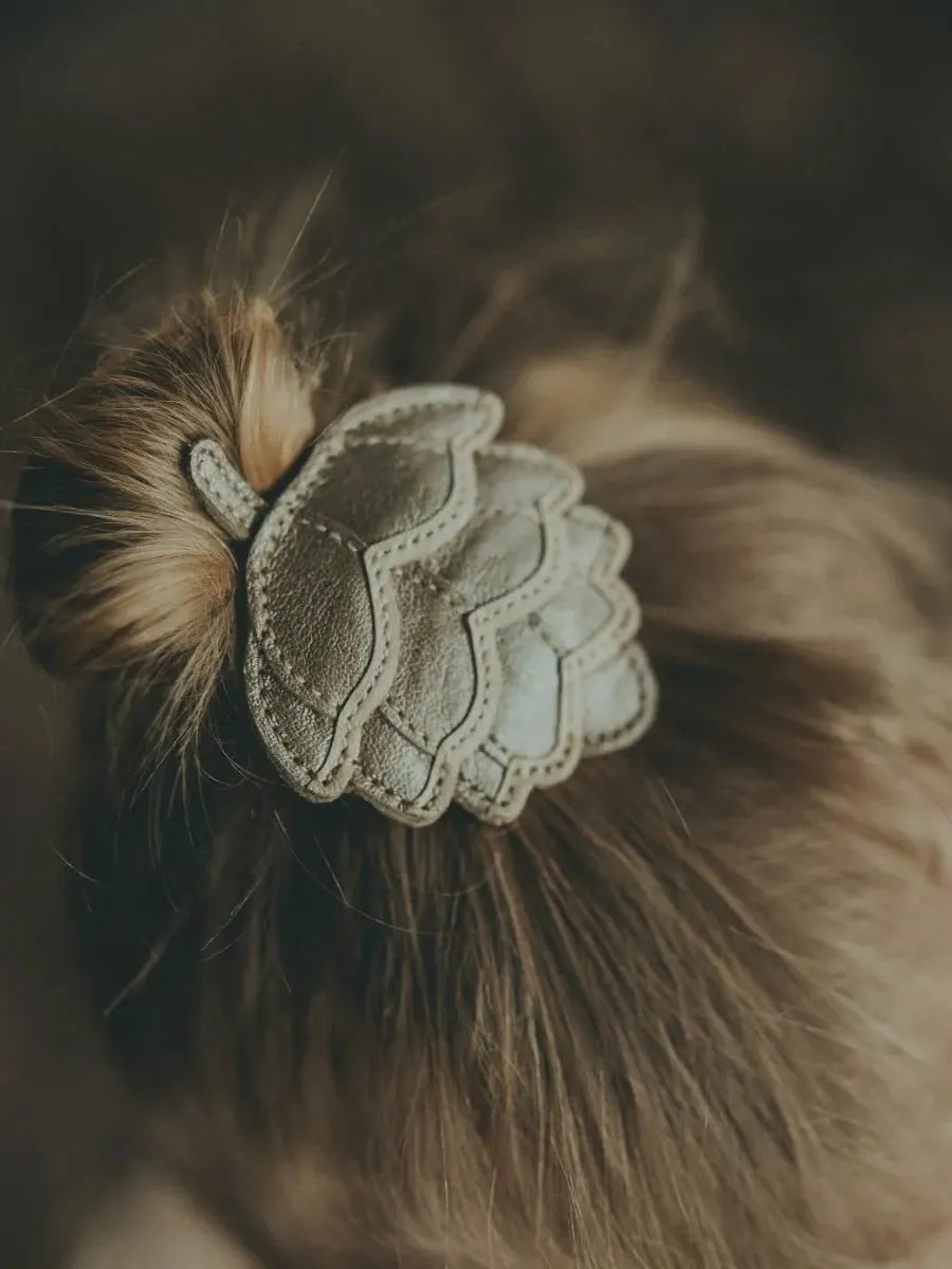 Wonda Hairclip, Pine Cone