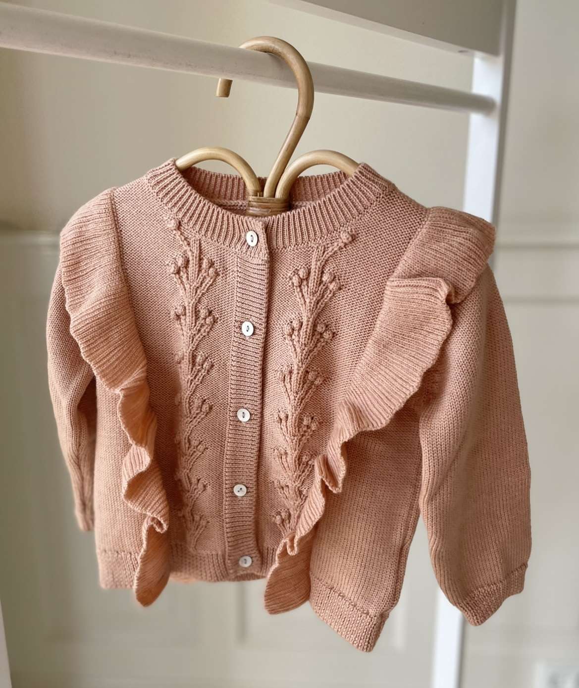 Konges Sløjd, Fiol Frill Cardigan, Maple Sugar100% Meriono Wool