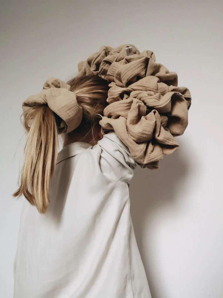 Gloria Statement Scrunchie, Beige, Jeanne Le Studio