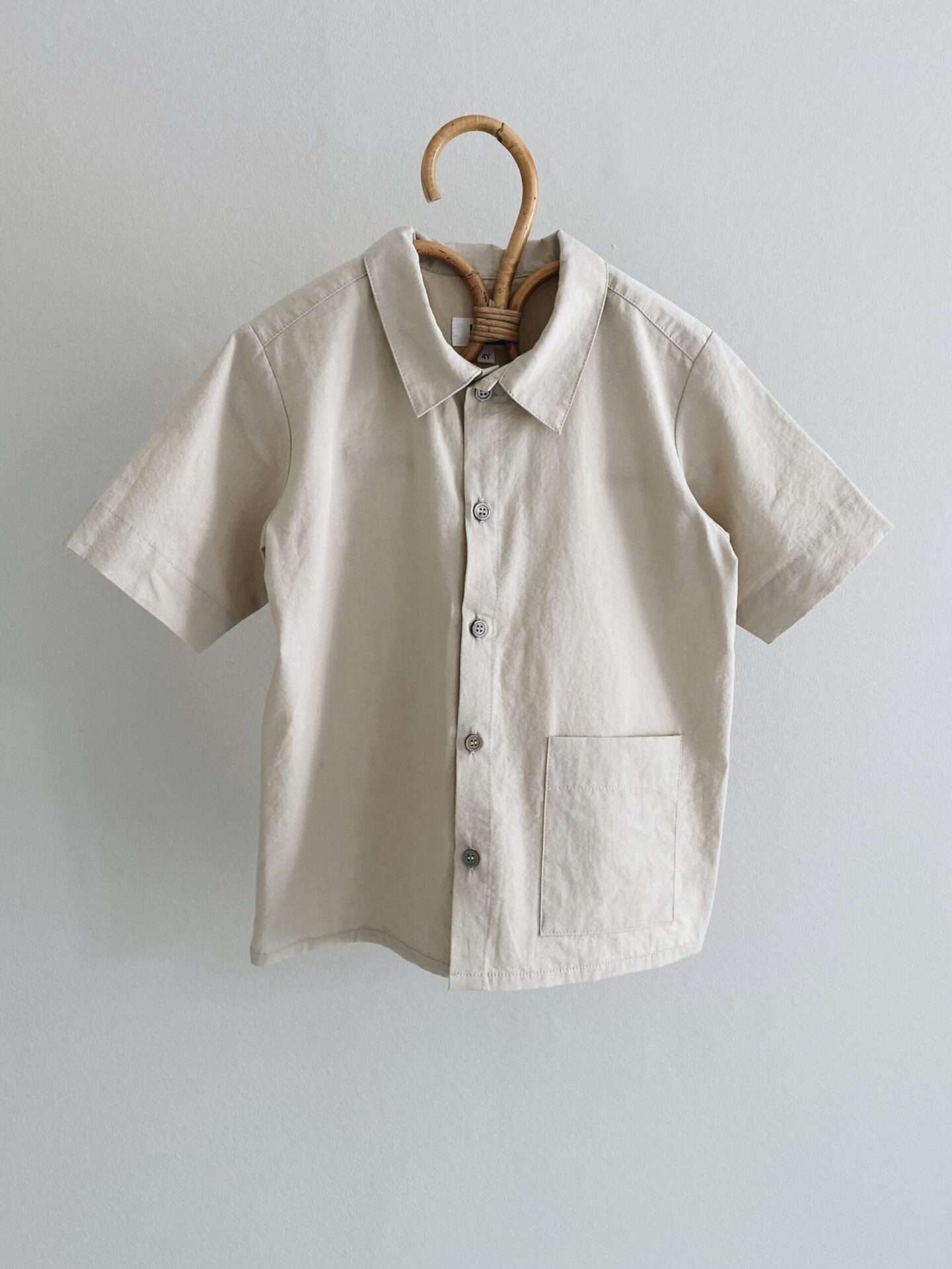 Billy Shirt, Sand