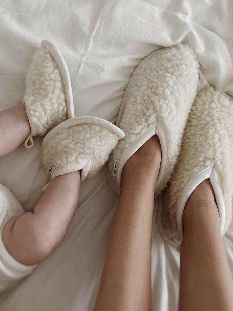 Mama Sheepskin Booties, Milk, Binibamba