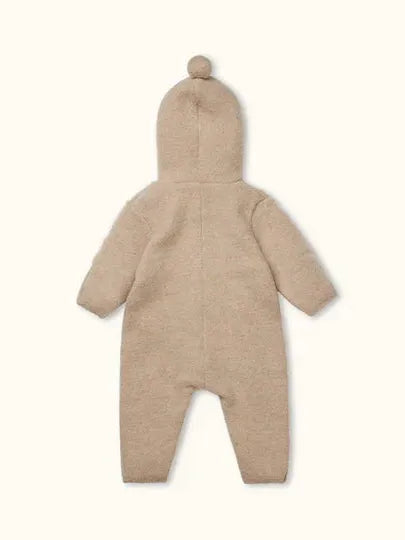 Teddy Onesie, Sand